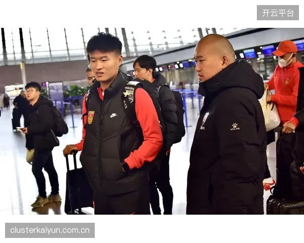 上海海港面临半数主力续约难题，而林良铭等关键球员的合同状态搅动转会市场。